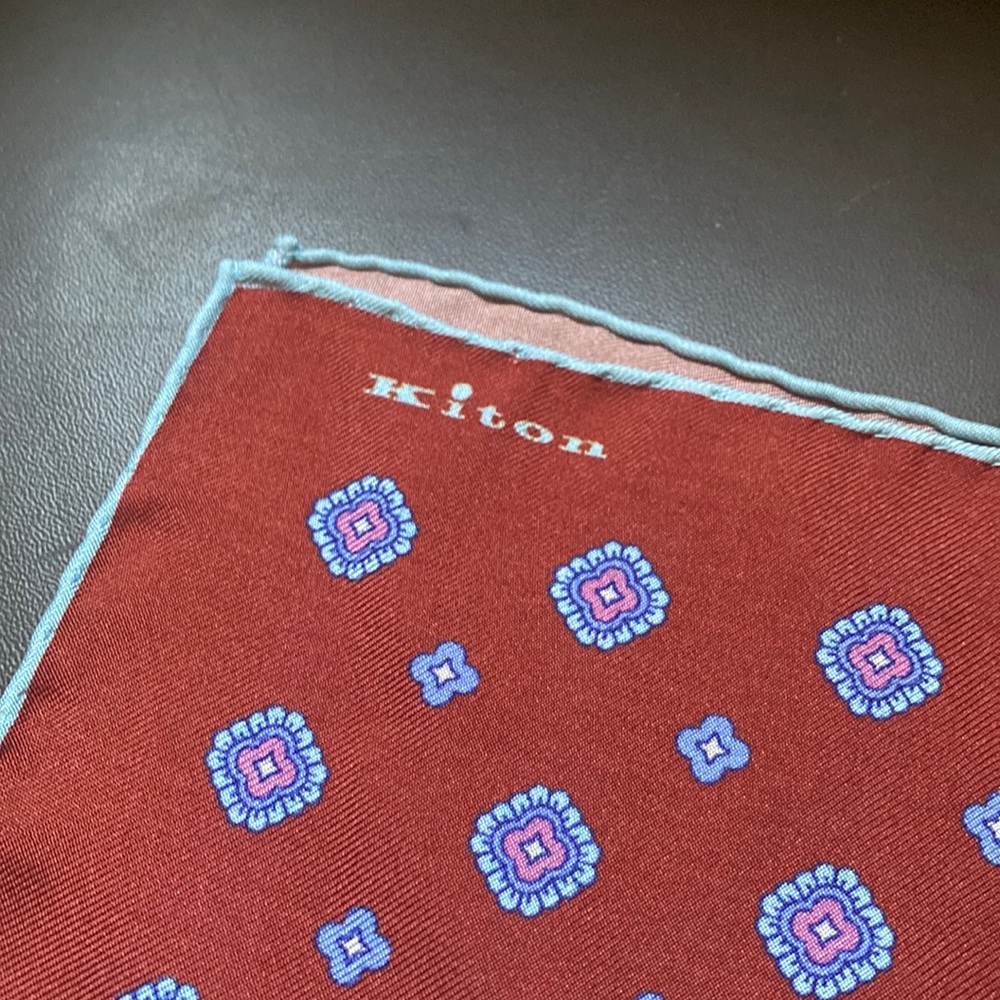 Kiton pocket scarf 🔥